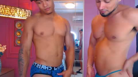 Snapshot of hotcrew_ chatting on May 2026 08:05:01 PM Hussain aaron and Ekko online show from May 2026 08:05:01 PM