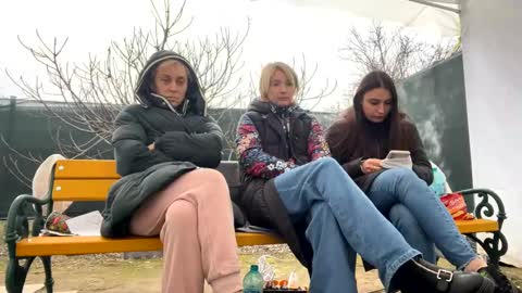 Anna online show from February 2025 01:44:01 PM