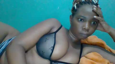 Snapshot of hotgodees chatting on March 2026 05:02:01 AM Queen online show from March 2026 05:02:01 AM