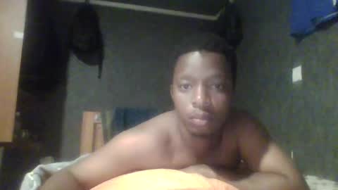 hotguyy001 online show from February 2025 02:33:02 AM