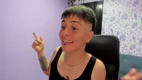 hannah online show from October 2025 02:23:02 AM