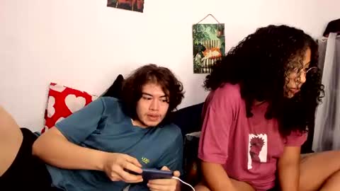 Snapshot of hothoneychile chatting on July 2026 04:21:02 AM Sam and Nico online show from July 2026 04:21:02 AM