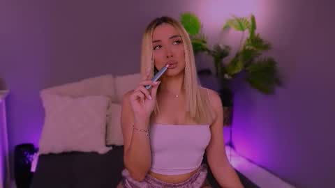 Snapshot of hotjessxx chatting on November 2025 03:40:01 AM Maria online show from November 2025 03:40:01 AM