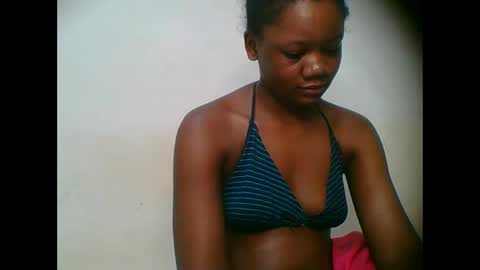 LOYCE online show from November 2025 01:33:02 AM