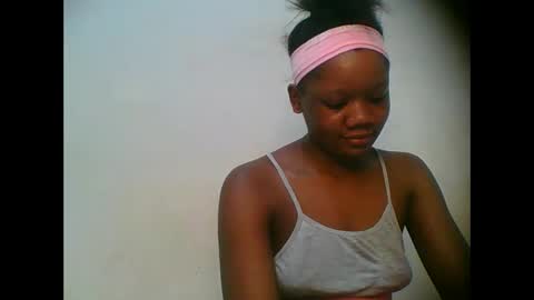 LOYCE online show from November 2025 07:12:01 PM