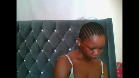 LOYCE online show from December 2025 08:01:02 AM