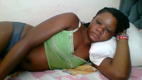 Snapshot of hotjeylee chatting on May 2026 07:26:02 AM LOYCE online show from May 2026 07:26:02 AM