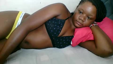 Snapshot of hotjeylee chatting on May 2026 07:43:01 PM LOYCE online show from May 2026 07:43:01 PM