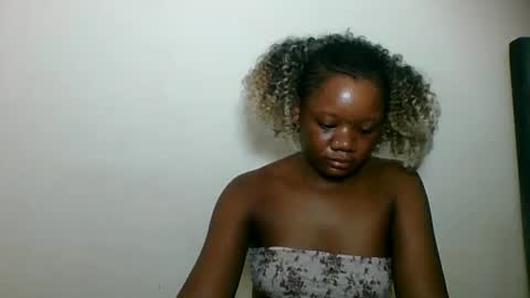 Snapshot of hotjeylee chatting on June 2026 01:28:02 AM LOYCE online show from June 2026 01:28:02 AM