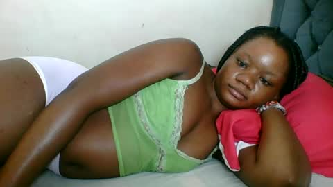 Snapshot of hotjeylee chatting on June 2026 07:24:01 PM LOYCE online show from June 2026 07:24:01 PM