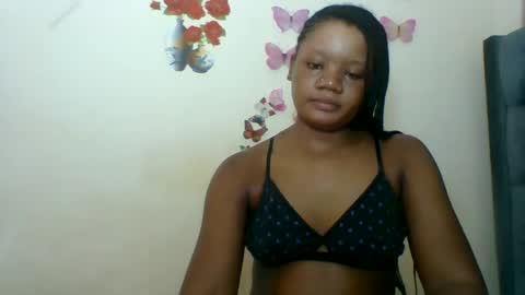 Snapshot of hotjeylee chatting on July 2026 06:37:02 AM LOYCE online show from July 2026 06:37:02 AM