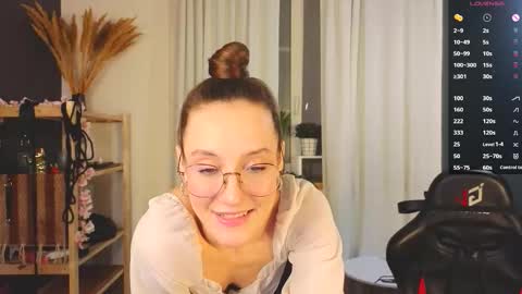 Allison  online show from November 2025 06:30:01 PM