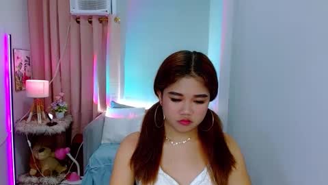 Layla online show from December 2024 02:02:01 PM