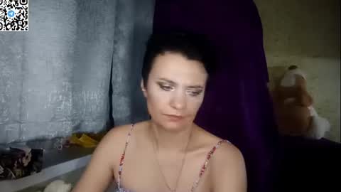 Snapshot of hotmamaqueen234 chatting on June 2026 11:49:01 PM hotmamaqueen234 online show from June 2026 11:49:01 PM