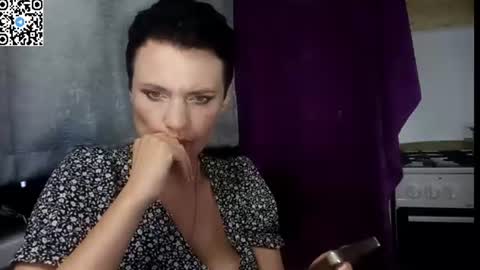 Snapshot of hotmamaqueen234 chatting on June 2026 11:53:02 PM hotmamaqueen234 online show from June 2026 11:53:02 PM
