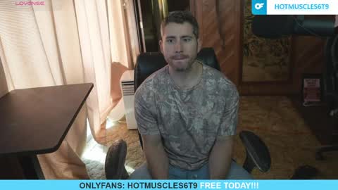 Snapshot of hotmuscles6t9 chatting on April 2026 02:42:01 PM hotmuscles6t9 online show from April 2026 02:42:01 PM