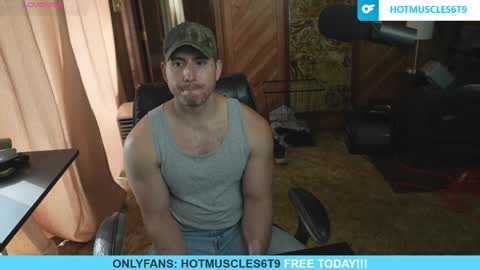Snapshot of hotmuscles6t9 chatting on April 2026 02:37:01 PM hotmuscles6t9 online show from April 2026 02:37:01 PM