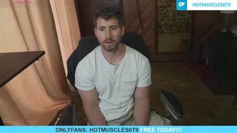 Snapshot of hotmuscles6t9 chatting on May 2026 03:30:02 PM hotmuscles6t9 online show from May 2026 03:30:02 PM