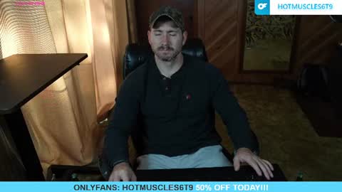 Snapshot of hotmuscles6t9 chatting on July 2026 12:45:01 PM hotmuscles6t9 online show from July 2026 12:45:01 PM