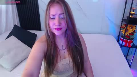Snapshot of hotpawgmilf chatting on October 2025 06:52:02 PM Sussy Bloom  online show from October 2025 06:52:02 PM