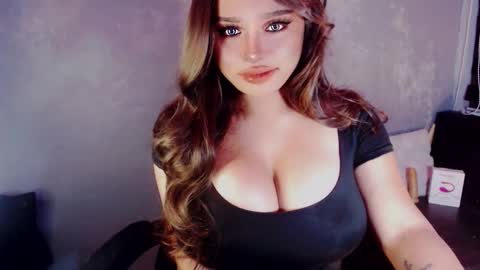 Snapshot of hotsexyhugetrans chatting on September 2025 04:40:02 PM Marga Avery online show from September 2025 04:40:02 PM