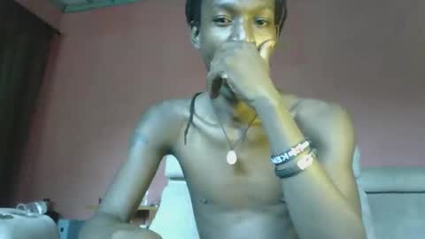 Snapshot of hotshadowx chatting on May 2026 04:07:02 AM hotshadowx online show from May 2026 04:07:02 AM
