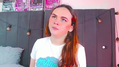 Snapshot of hotsisterssamdlers chatting on February 2025 01:00:01 AM LINDADAYANA  online show from February 2025 01:00:01 AM