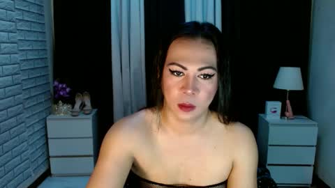 Snapshot of hott_summerr chatting on January 2025 05:48:02 AM Alex Summer online show from January 2025 05:48:02 AM