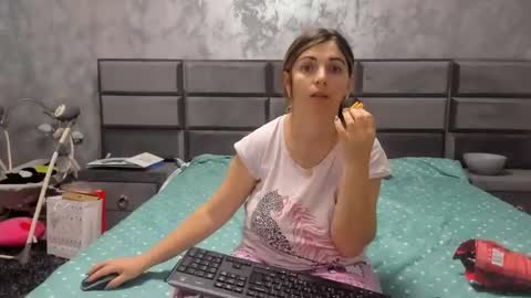 hottalicia2 online show from December 2024 12:18:01 AM