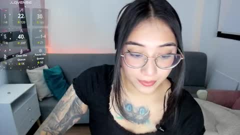 AMY online show from November 2025 08:00:01 PM