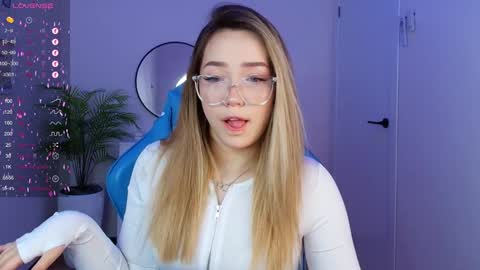 hello Im Eva online show from January 2025 07:32:01 AM