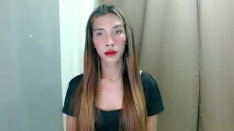 Snapshot of hottest_skinnygirl26 chatting on November 2025 12:05:02 PM kitty online show from November 2025 12:05:02 PM