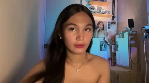 Snapshot of hottie_amari chatting on April 2026 12:57:01 PM Amari online show from April 2026 12:57:01 PM