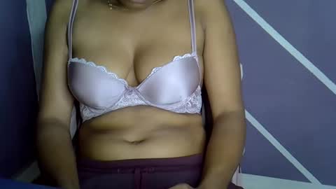 Snapshot of hottie_baddie14 chatting on September 2025 06:18:01 AM hottie baddie14 online show from September 2025 06:18:01 AM