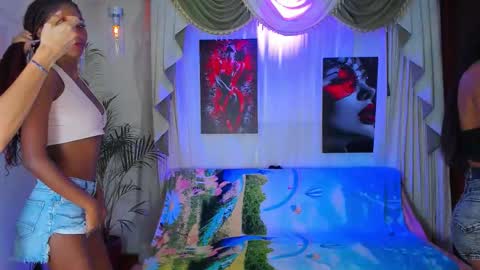 Snapshot of hotties_kittens18 chatting on December 2025 06:04:01 PM hotties_kittens18 online show from December 2025 06:04:01 PM