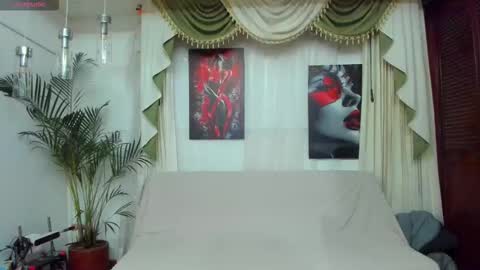 Snapshot of hotties_kittens18 chatting on December 2025 06:01:02 PM hotties_kittens18 online show from December 2025 06:01:02 PM