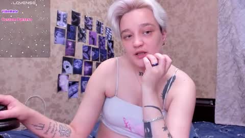 Snapshot of hotty_linn chatting on September 2025 03:44:02 PM Linn online show from September 2025 03:44:02 PM