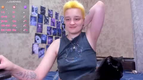 Snapshot of hotty_linn chatting on September 2025 04:19:02 PM Linn online show from September 2025 04:19:02 PM
