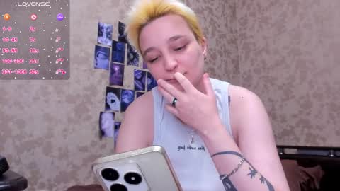 Snapshot of hotty_linn chatting on October 2025 06:16:02 PM Linn online show from October 2025 06:16:02 PM