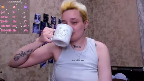 Snapshot of hotty_linn chatting on October 2025 08:06:02 PM Linn online show from October 2025 08:06:02 PM