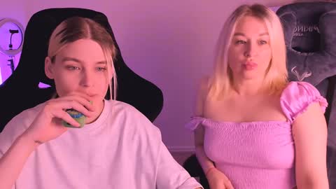 Nessie and Jessie online show from January 2025 04:35:01 PM