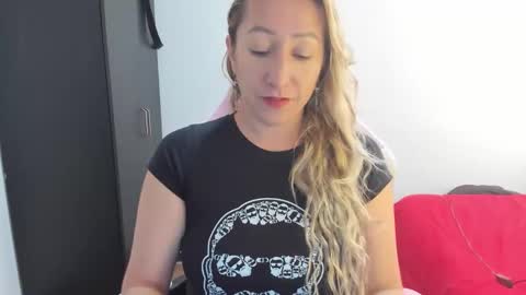 hottychrystal online show from February 2026 02:56:02 PM