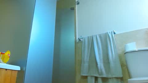 Snapshot of hottymilf69xxx chatting on January 2025 03:10:01 PM Mary online show from January 2025 03:10:01 PM