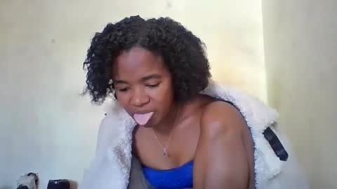 hotvanessa98 online show from May 2026 06:19:02 AM