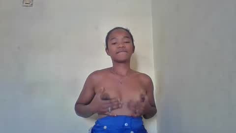 hotvanessa98 online show from May 2026 11:15:01 AM