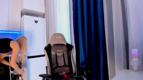 Susan online show from February 2025 03:50:02 AM