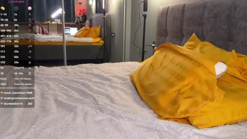 Elizabeth online show from December 2024 12:24:01 AM