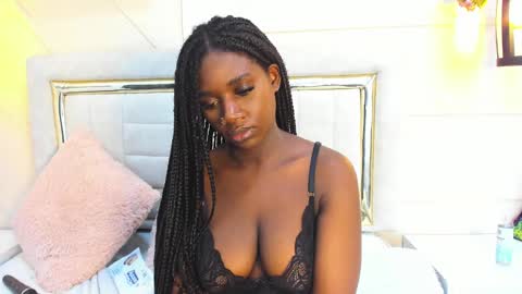 Snapshot of huddah_cam chatting on February 2025 02:22:02 PM huddah online show from February 2025 02:22:02 PM