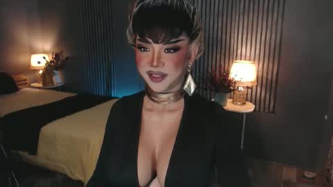 Christine online show from December 2025 08:42:02 AM