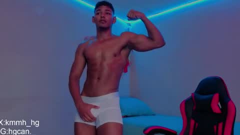 Snapshot of hugo_cano chatting on June 2026 11:31:02 PM Hugo Cano online show from June 2026 11:31:02 PM